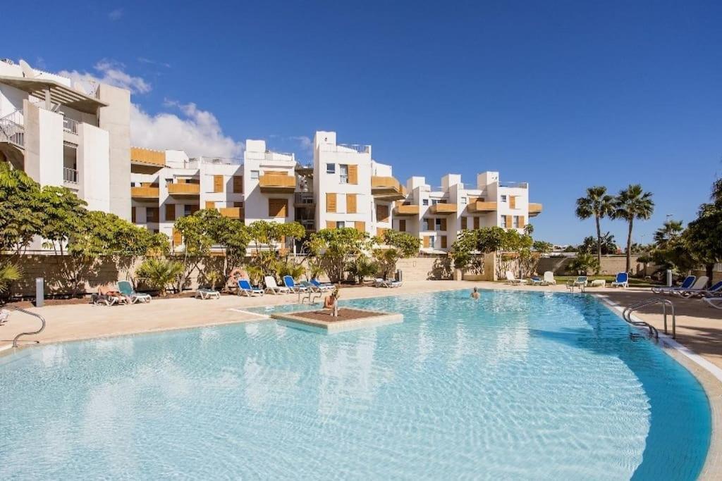 El Medano Beachfront Triplex Penthouse With Pool, Rooftop, Sea View Экстерьер фото