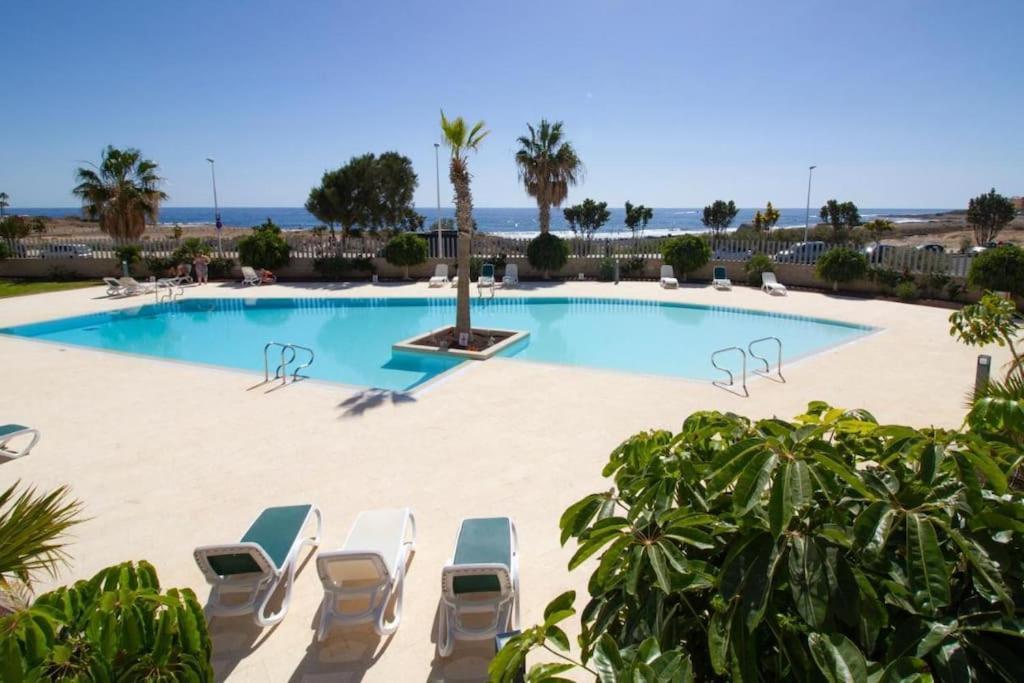El Medano Beachfront Triplex Penthouse With Pool, Rooftop, Sea View Экстерьер фото